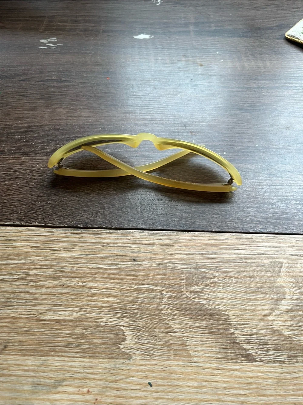 N/A stylish yellow
